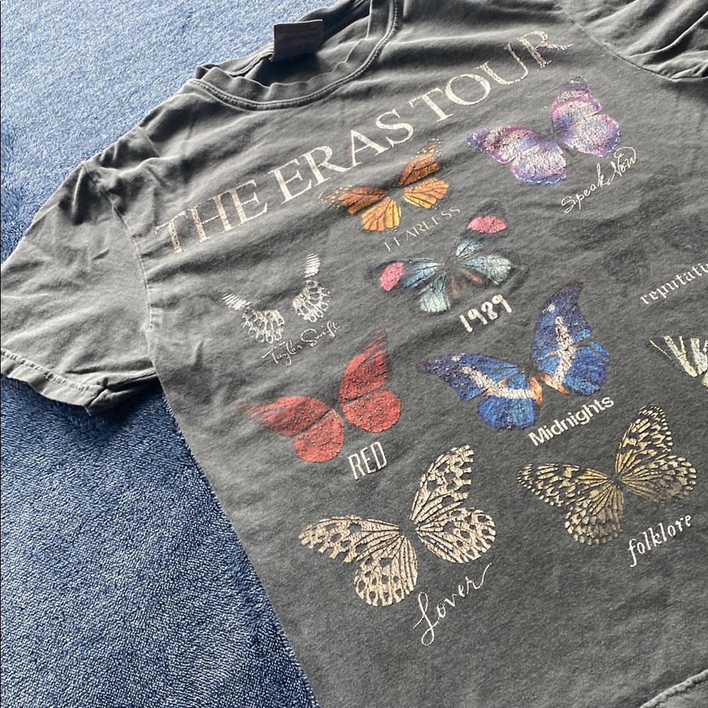 SOLD Taylor Swift The Eras Tour Graphic T-Shirt - size small - Picture 4 of 7